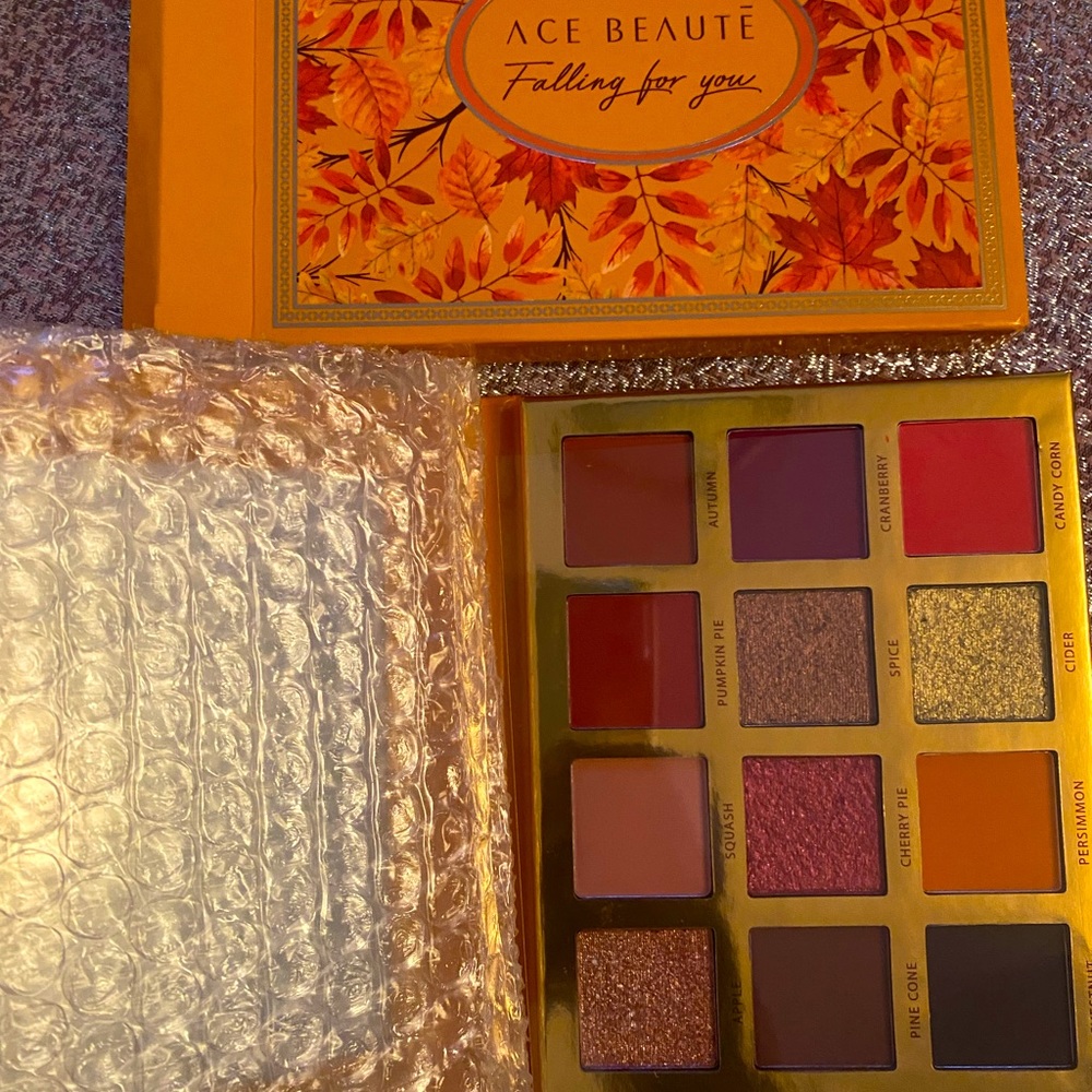 Eyeshadow palette